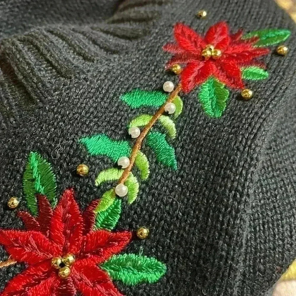 Crystal Kobe women’s extra large holiday sweater. - Picture 8 of 8